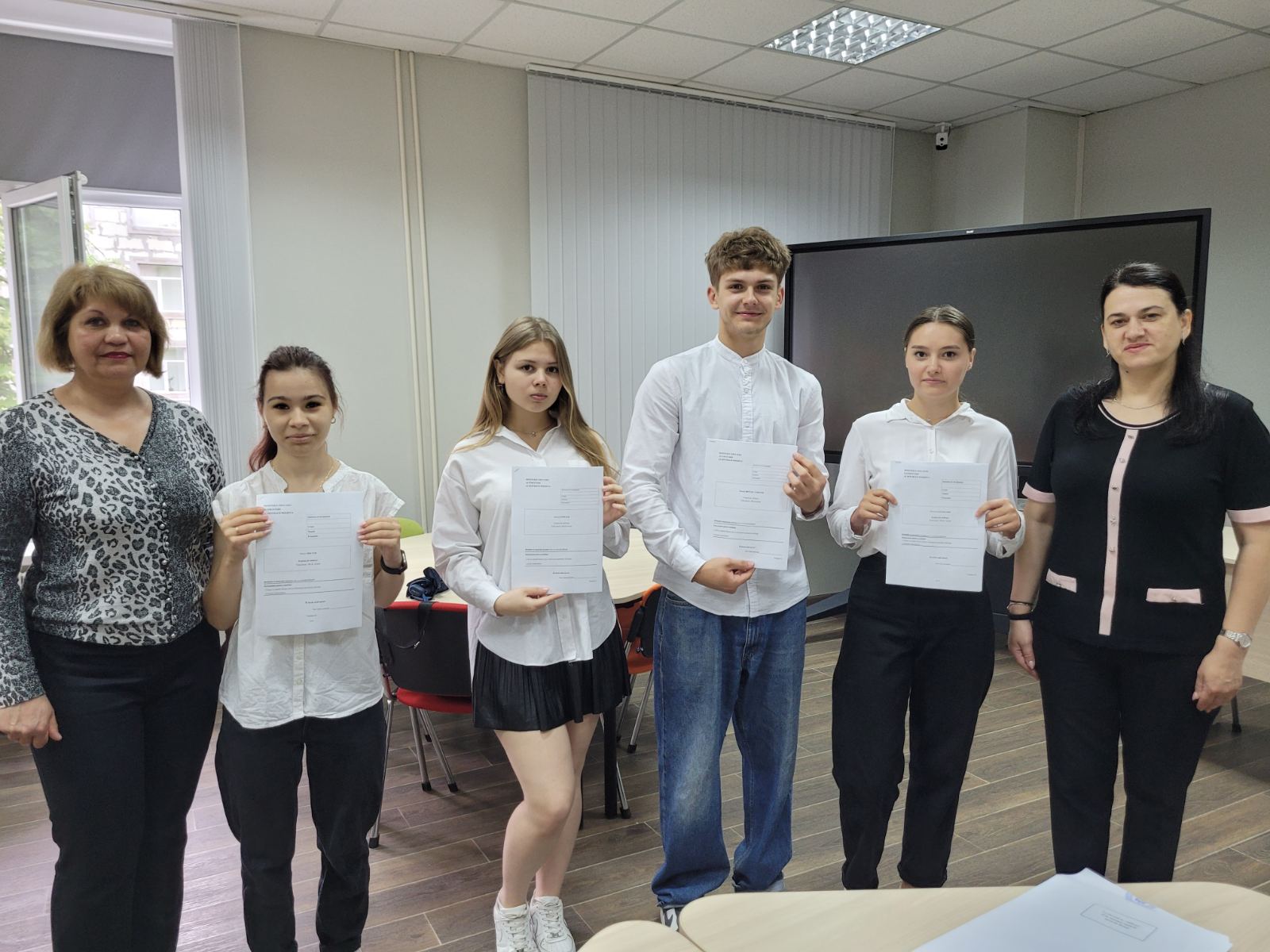 Examenul de calificare prin sistemul unificat, proba teoretică la meseriile Brutar - Cofetar, Cofetar.